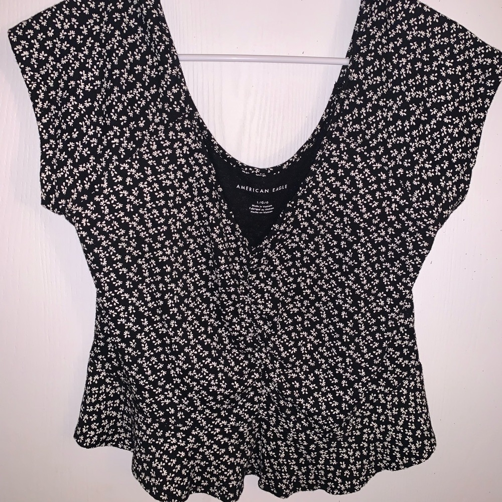 Black and white flower print top